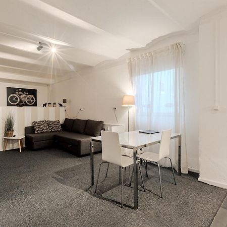 Stadtnahe & Ruhig Gelegen, Fusslaeufig Zur Alster Amburgo Esterno foto